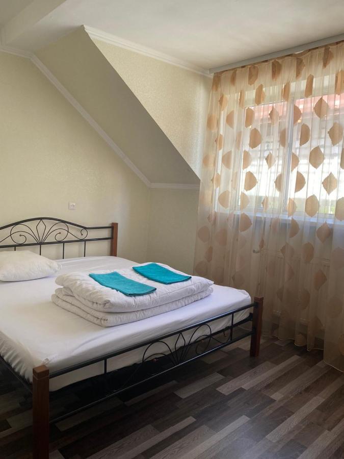 Vip Hostel Mukacheve Exterior photo