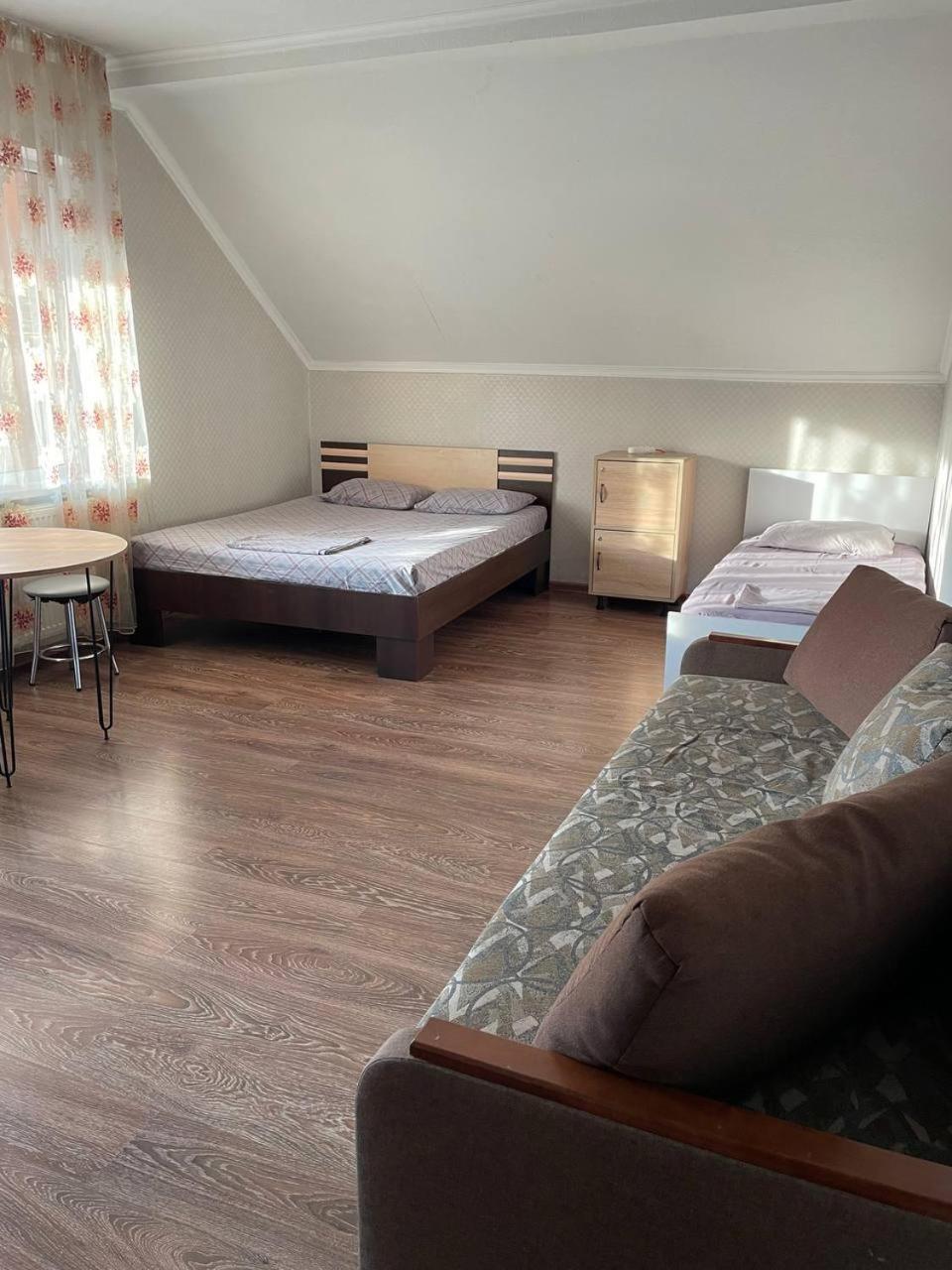 Vip Hostel Mukacheve Exterior photo